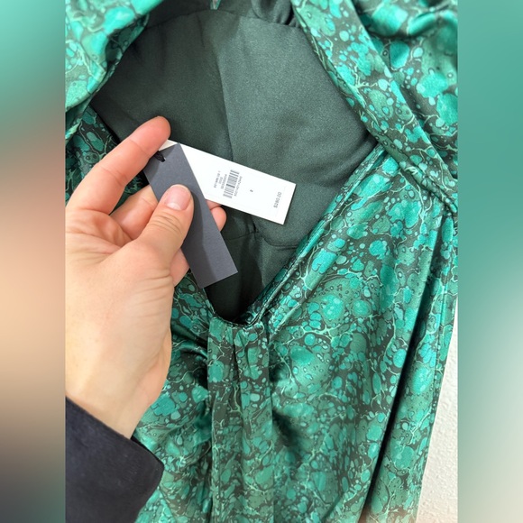 Banana Republic STRETCH-SATIN TWISTED OPEN-BACK MAXI DRESS Size 2 NWT - Picture 8 of 10